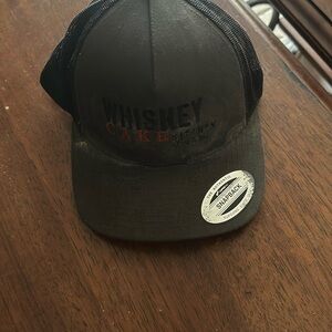 Whisky cake snap back
